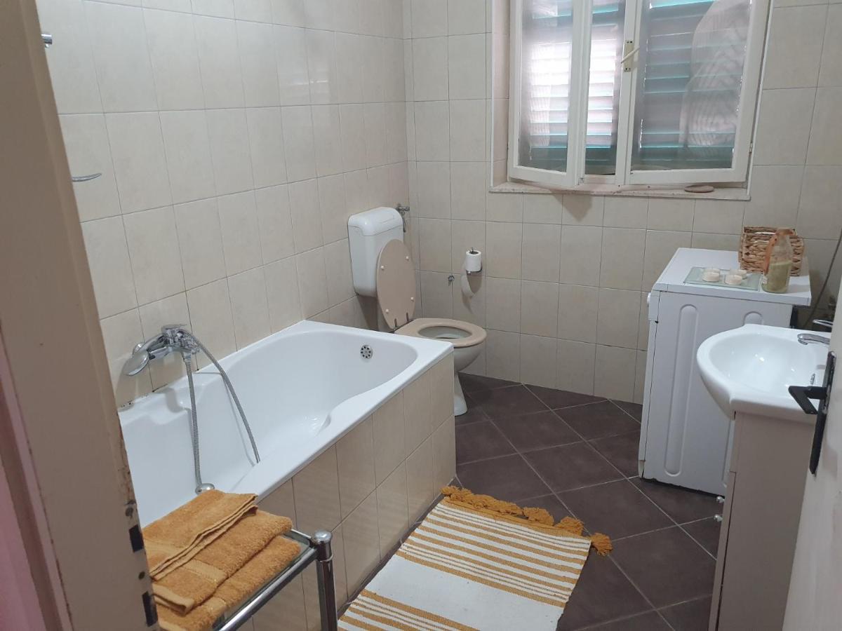 Apartment Lana Τρογκίρ Εξωτερικό φωτογραφία